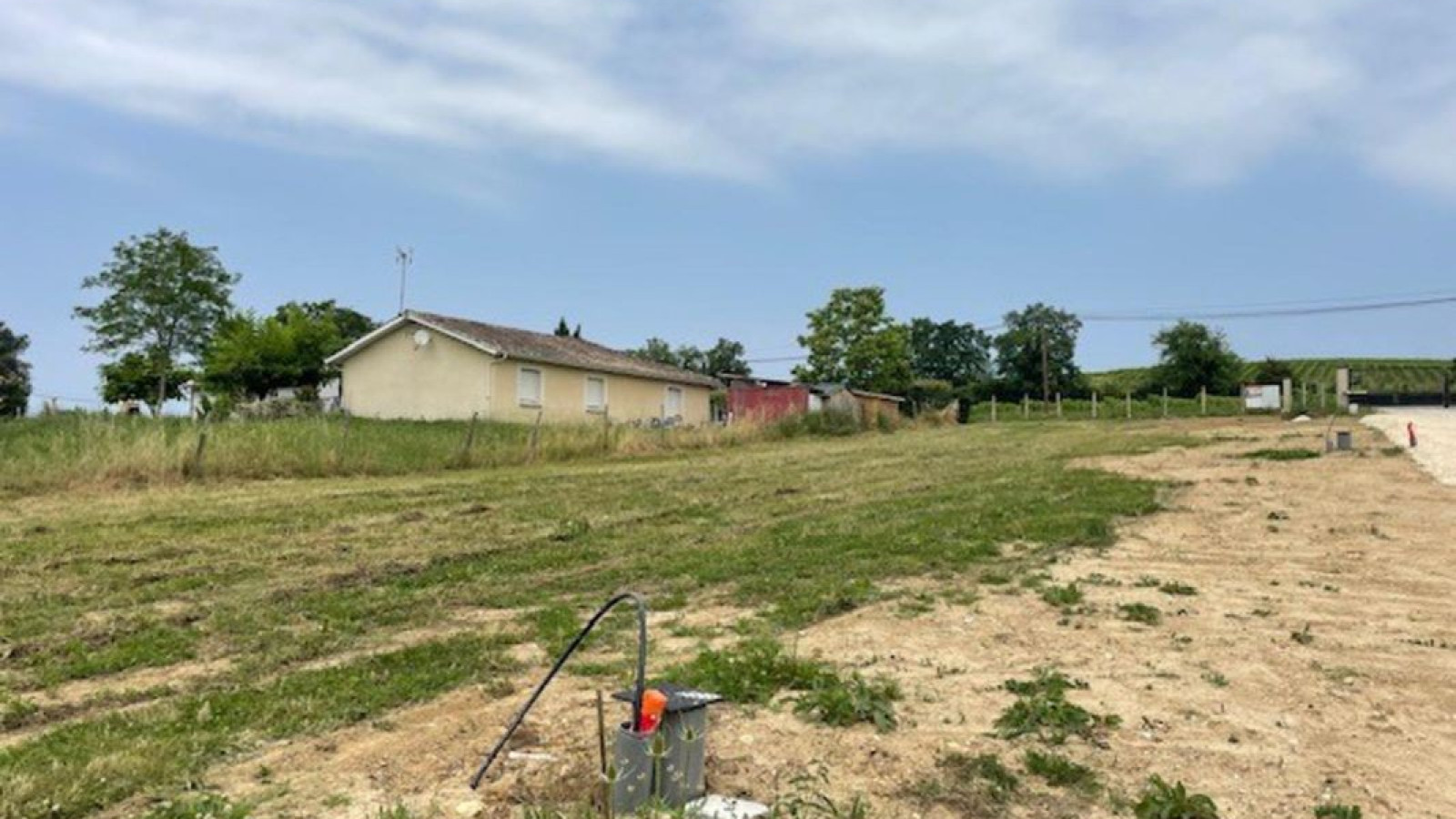Terrain constructible de 815m2 à Capian