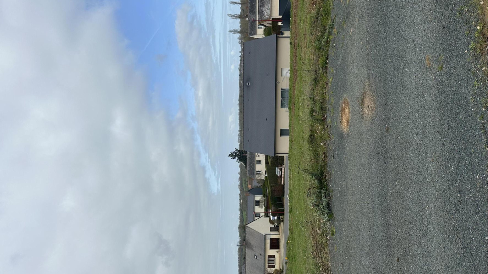 Terrain constructible de 431m2 à Huillé-Lézigné