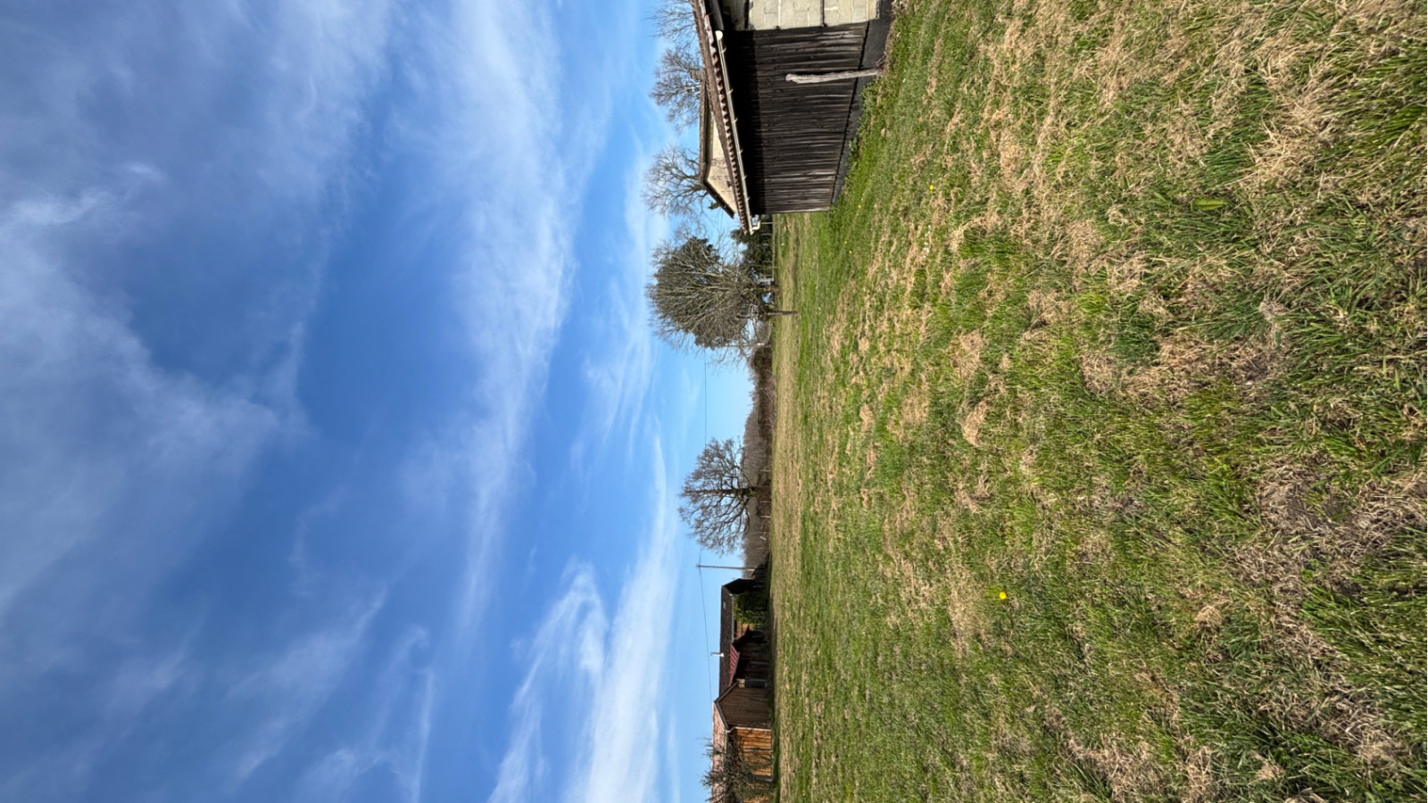 Terrain constructible de 383m2 à Preignac