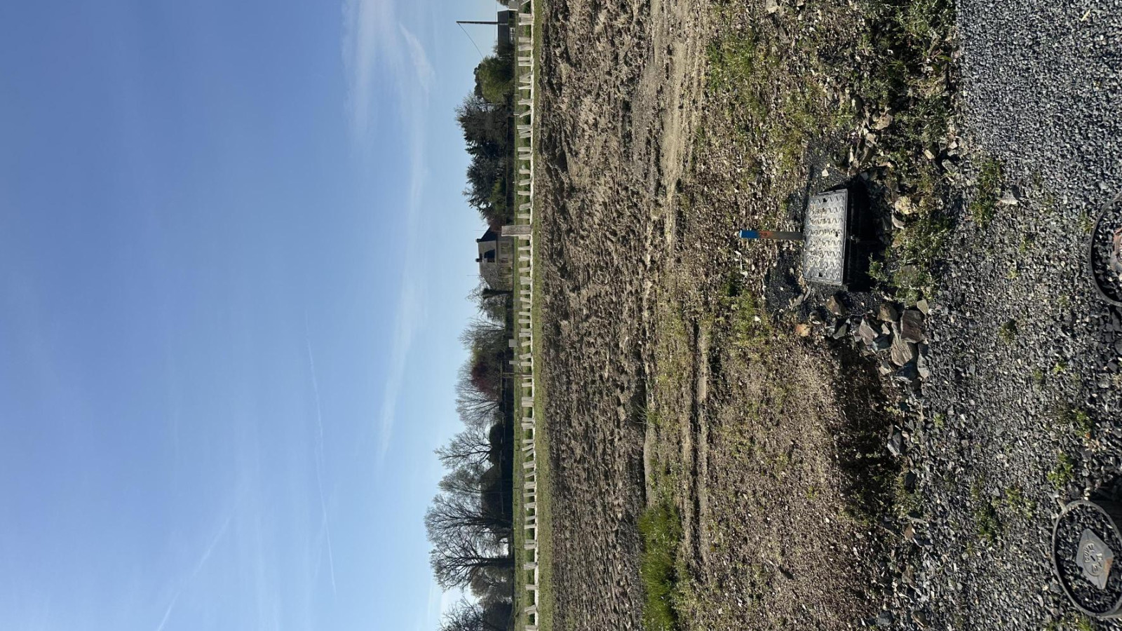 Terrain constructible de 694m2 à Saint-Martin-du-Fouilloux