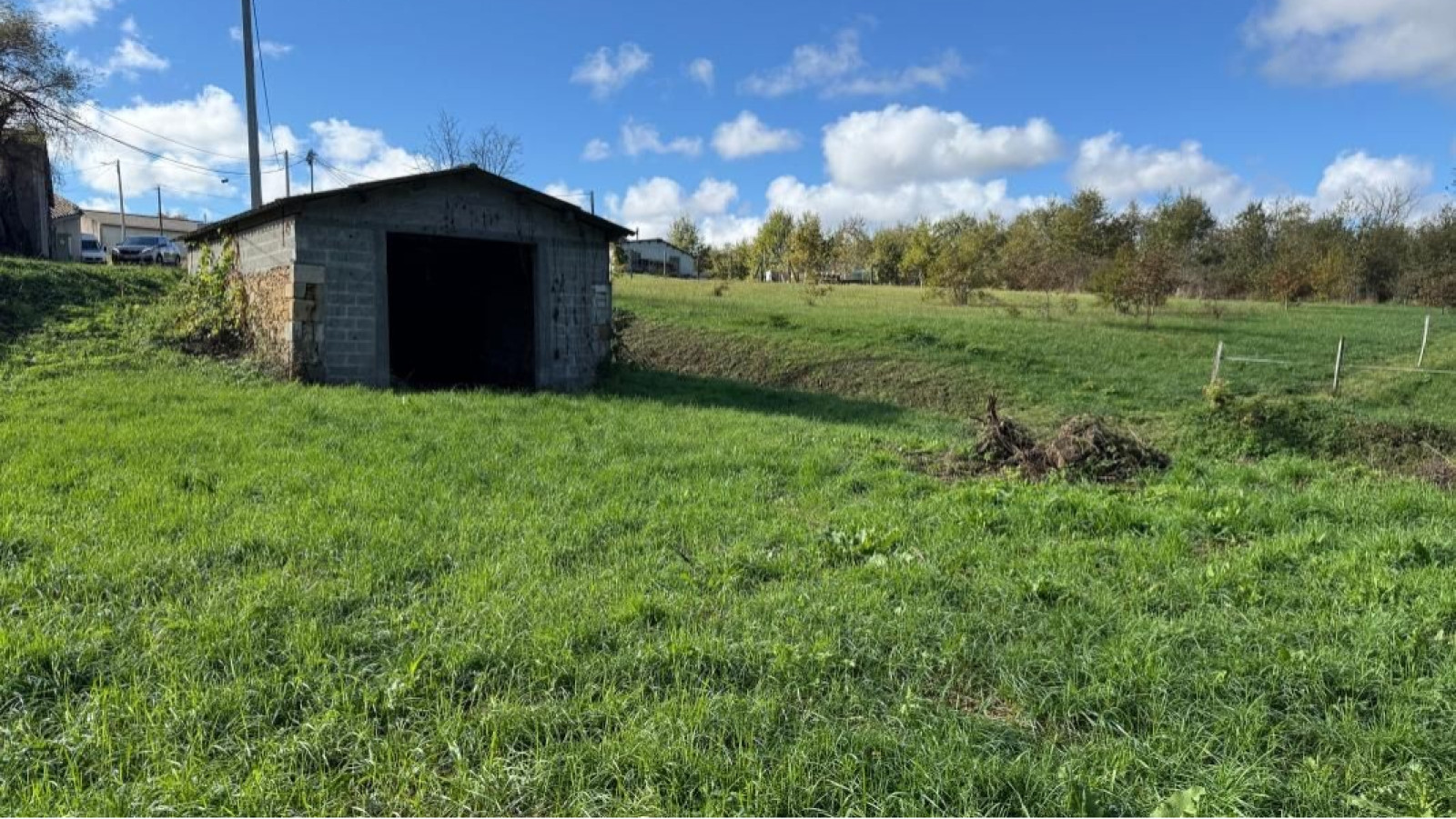 Terrain constructible de 633m2 à Saint-Maixant