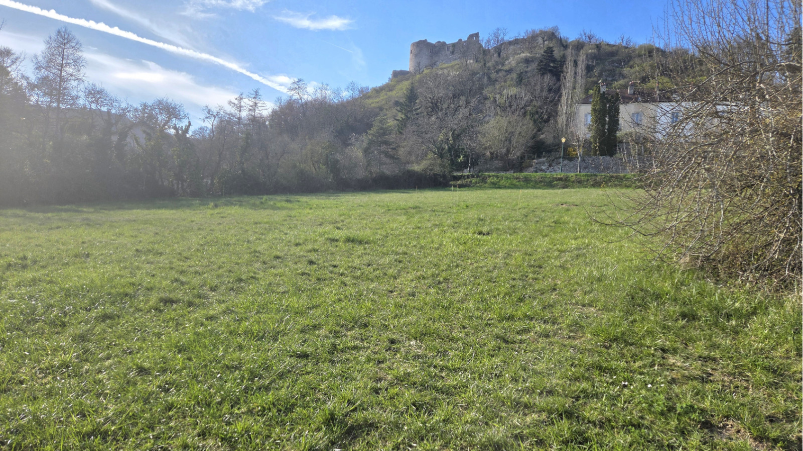 Terrain constructible de 1104m2 à Mâlain