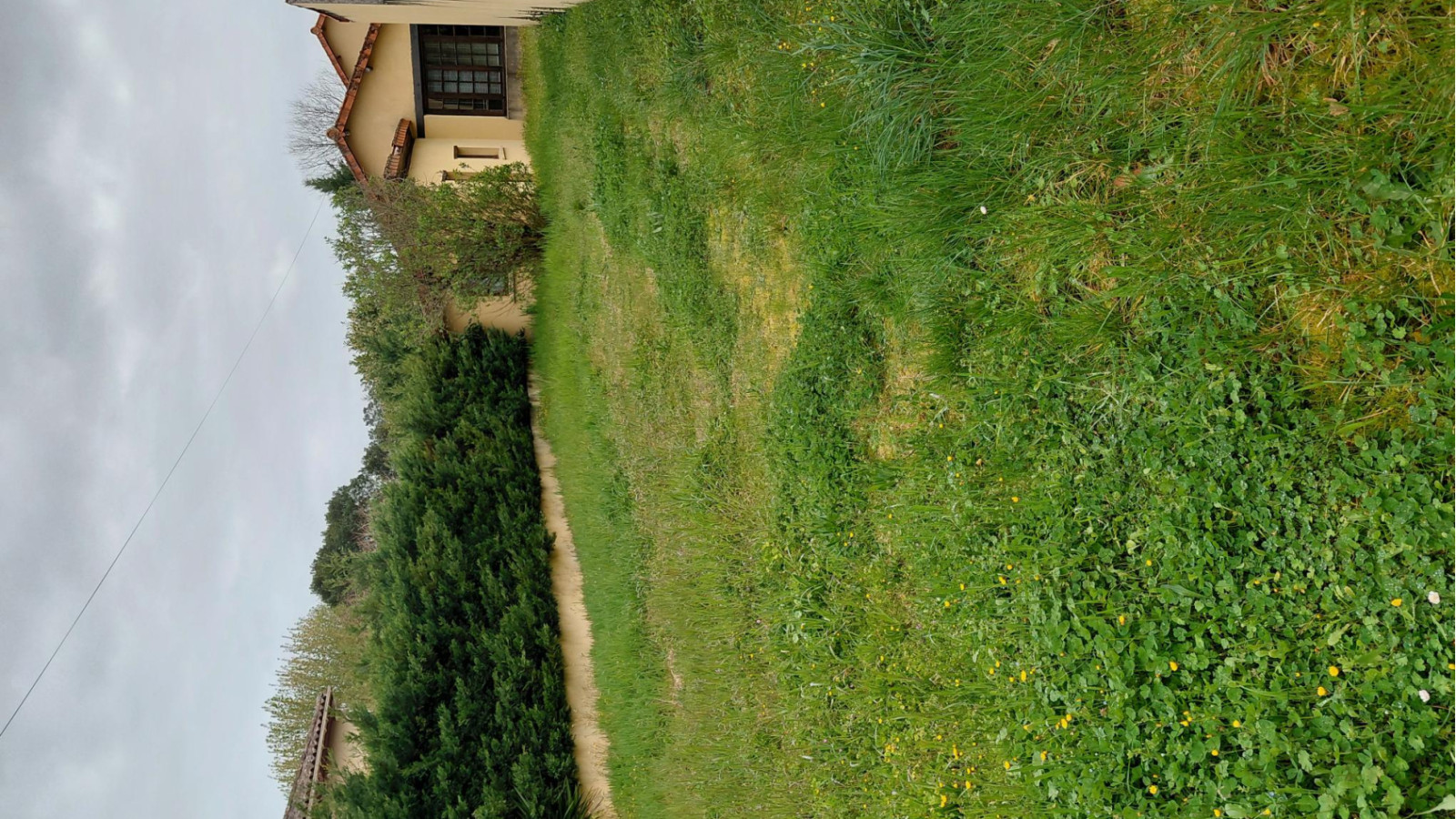 Terrain constructible de 475m2 à Saint-Yzan-de-Soudiac