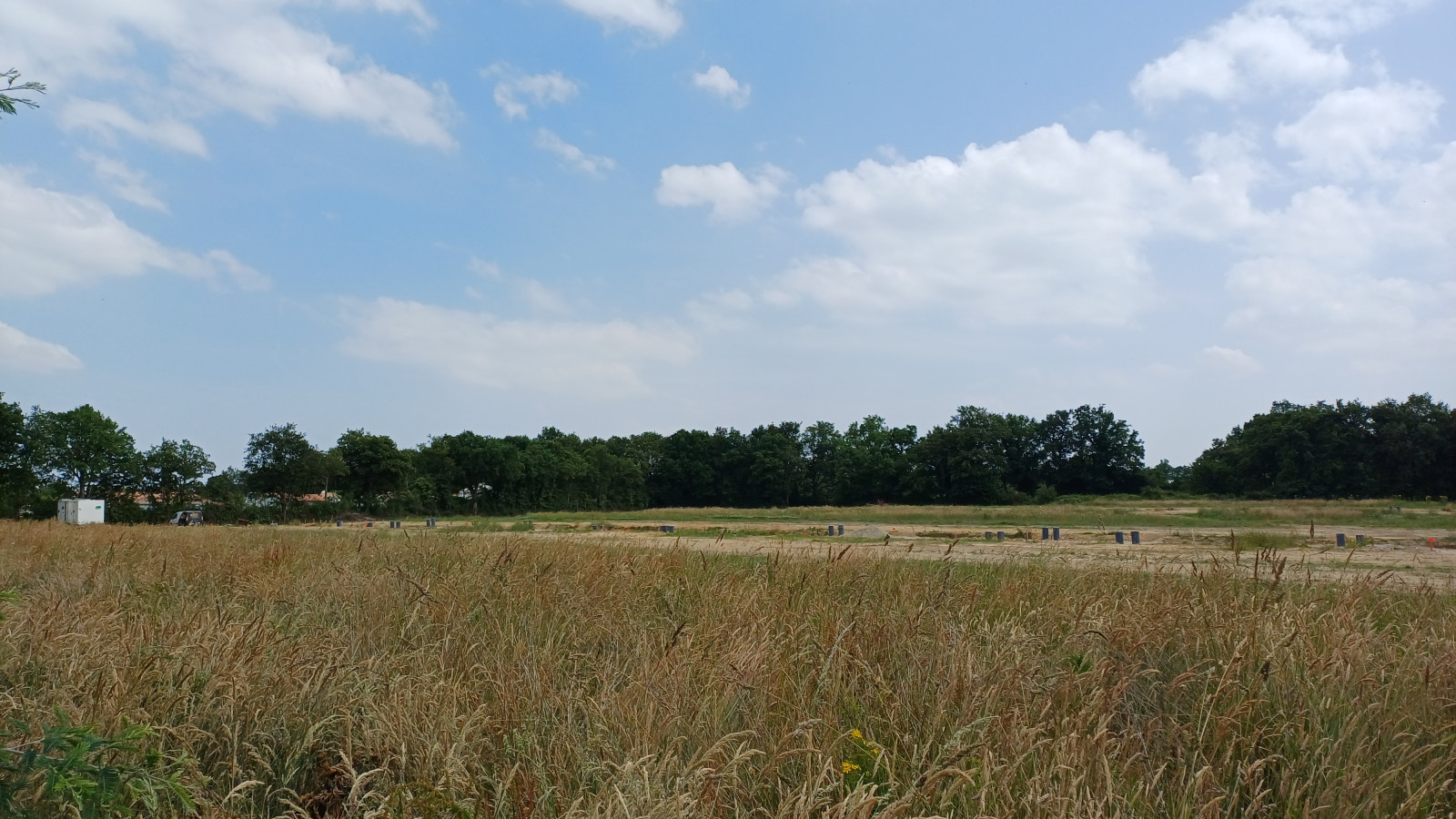 Terrain constructible de 450m2 à Aubigny-Les Clouzeaux
