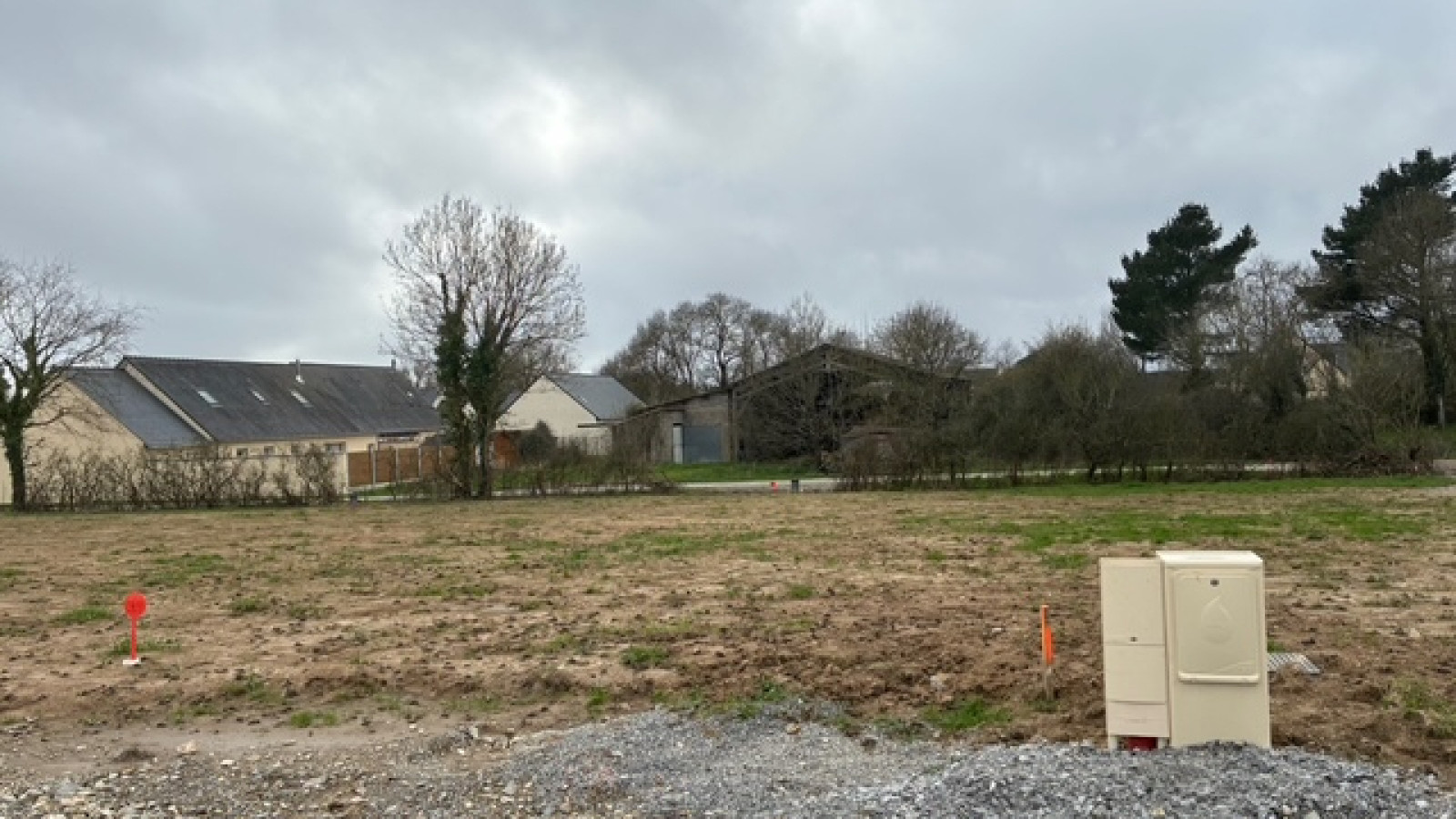 Terrain constructible de 500m2 à Donges