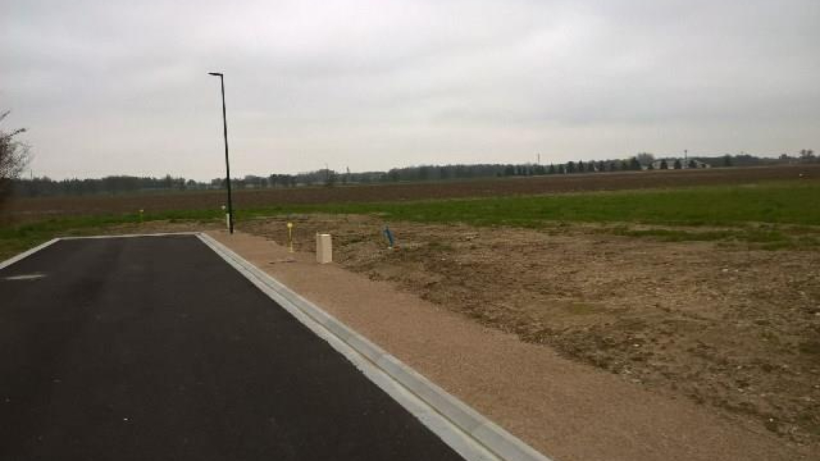 Terrain constructible de 780m2 à Paucourt