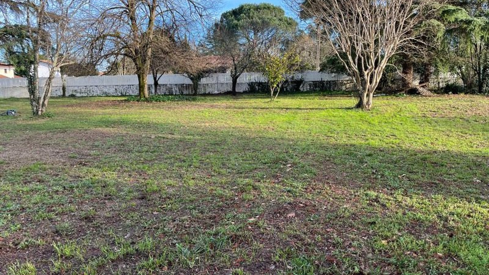 Terrain constructible de 822m2 à Libourne