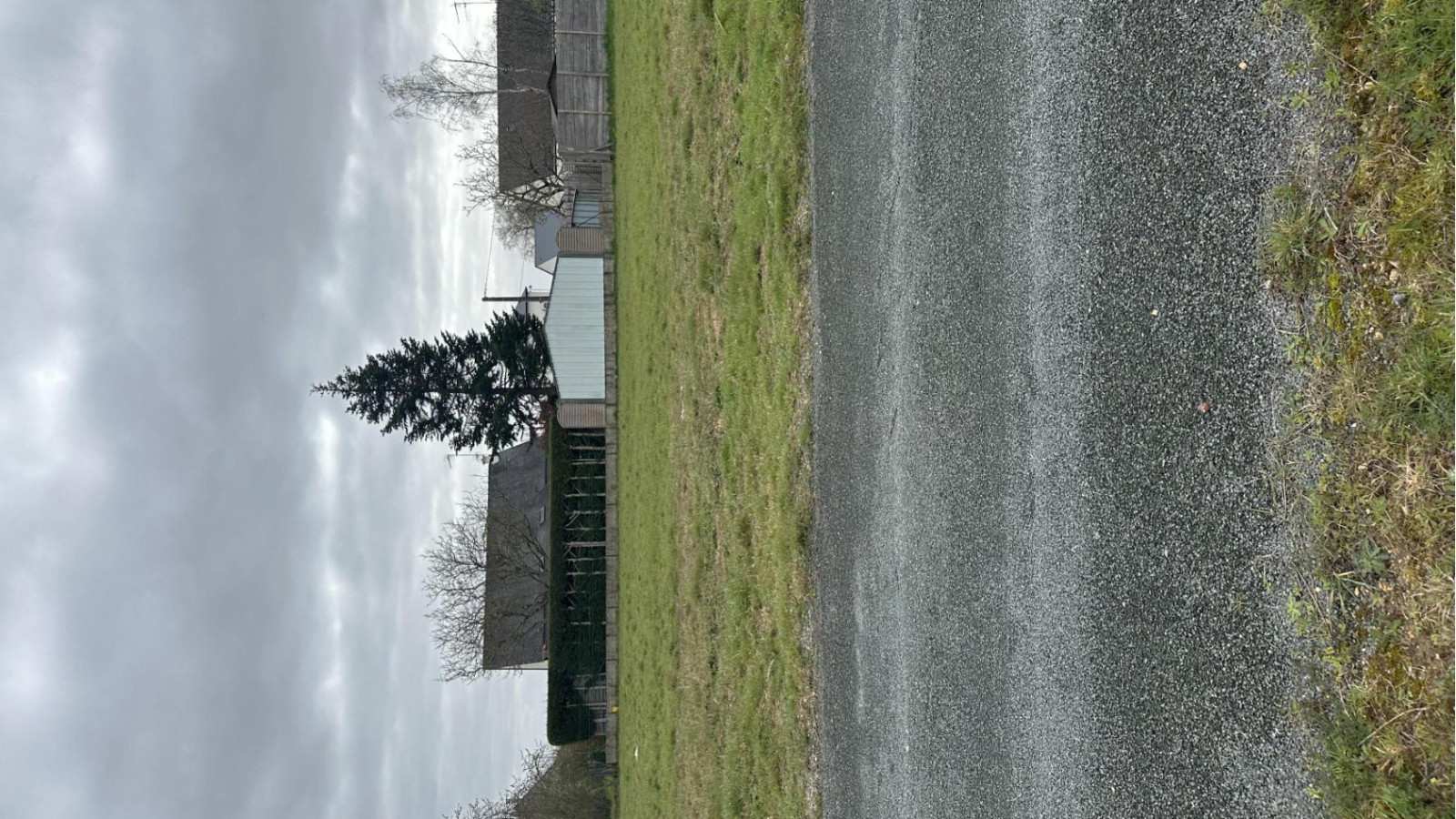 Terrain constructible de 551m2 à Rives-du-Loir-en-Anjou