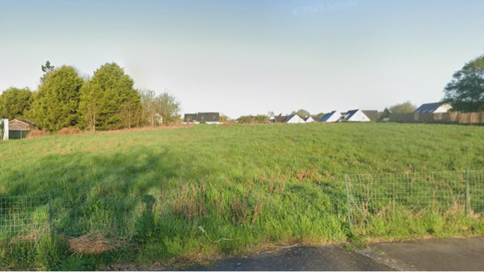 Terrain constructible de 445m2 à Merlevenez