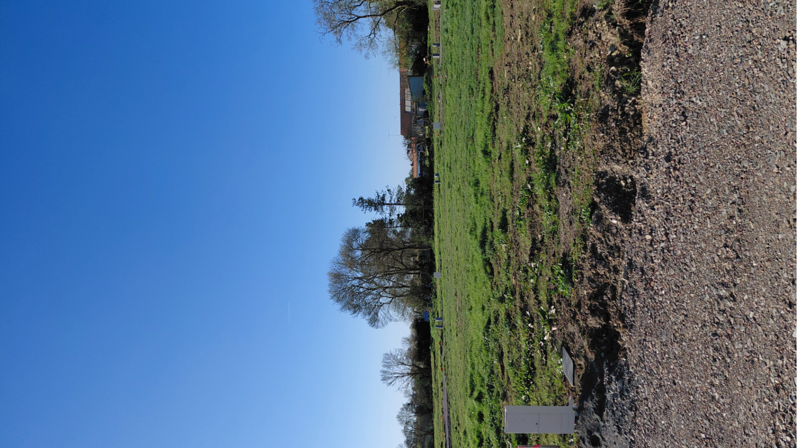 Terrain constructible de 427m2 à Saint-Hilaire-la-Forêt