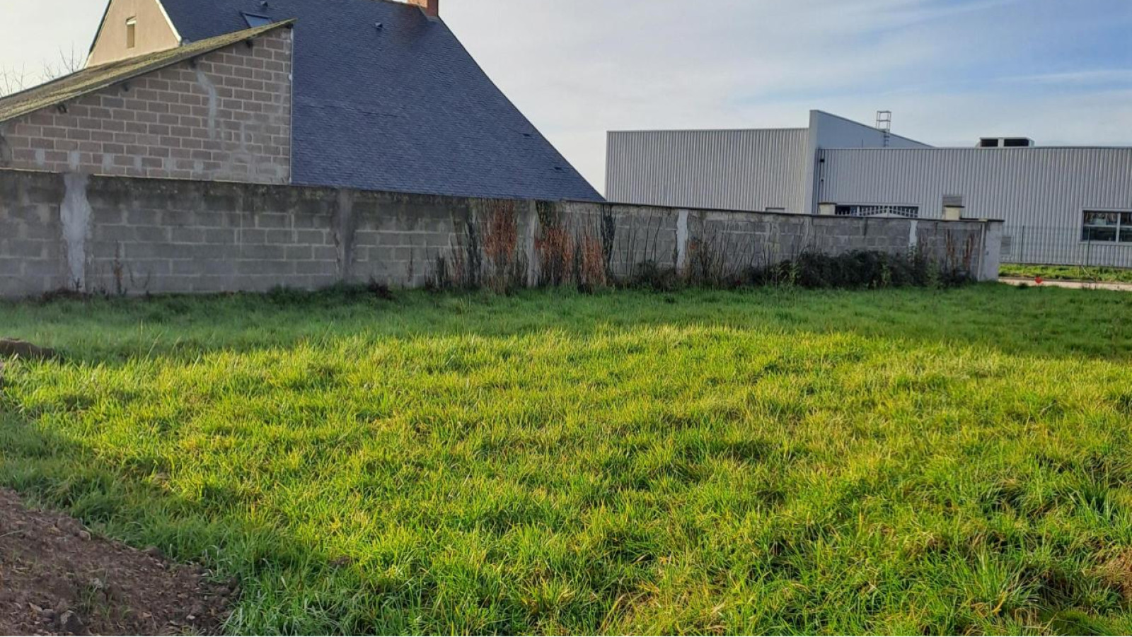 Terrain constructible de 442m2 à Longuenée-en-Anjou