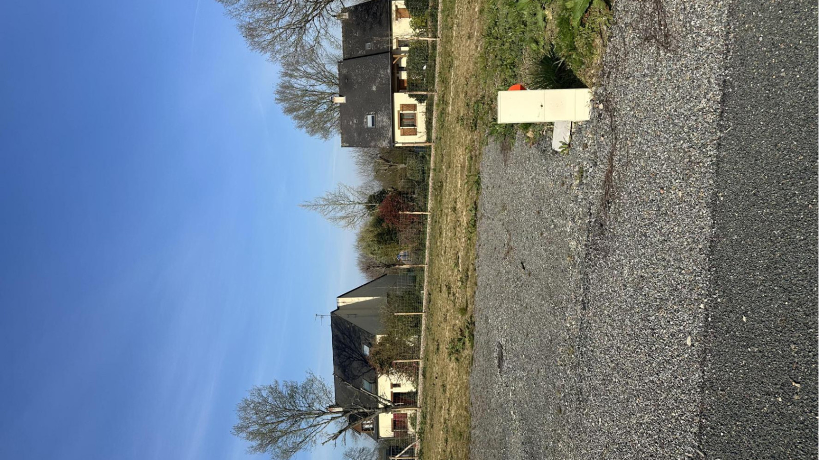 Terrain constructible de 406m2 à Mazé-Milon