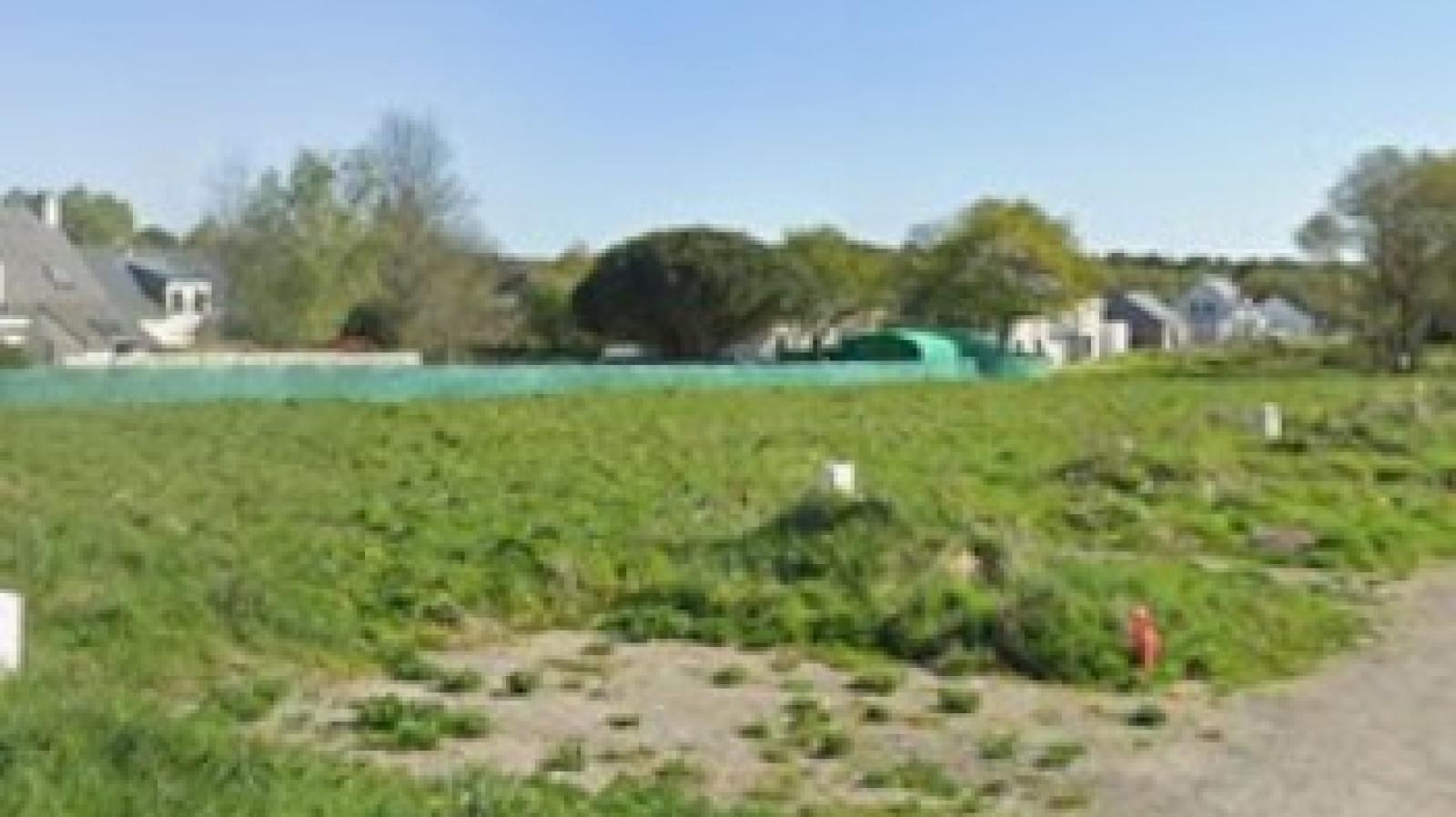 Terrain constructible de 373m2 à Sainte-Hélène