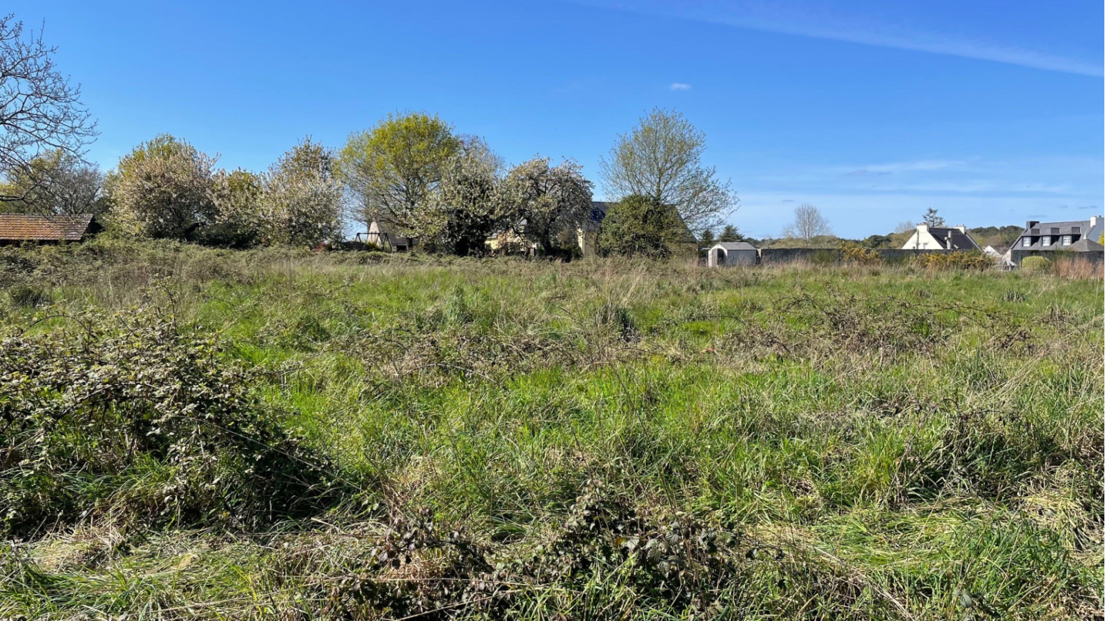 Terrain constructible de 315m2 à Merlevenez