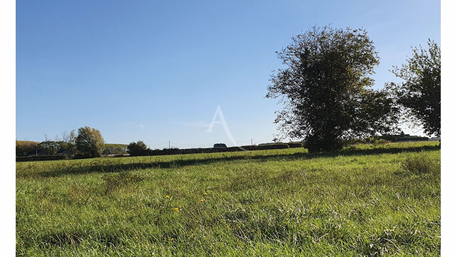 Terrain constructible de 407m2 à Lignières-de-Touraine