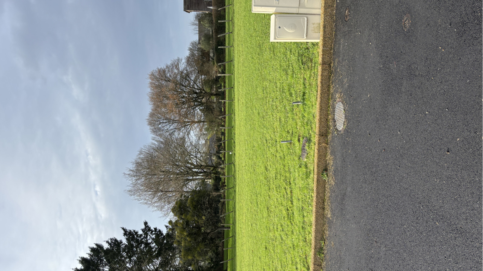 Terrain constructible de 416m2 à Elven