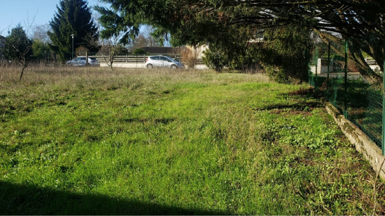 Terrain constructible de 840m2 à Naintré