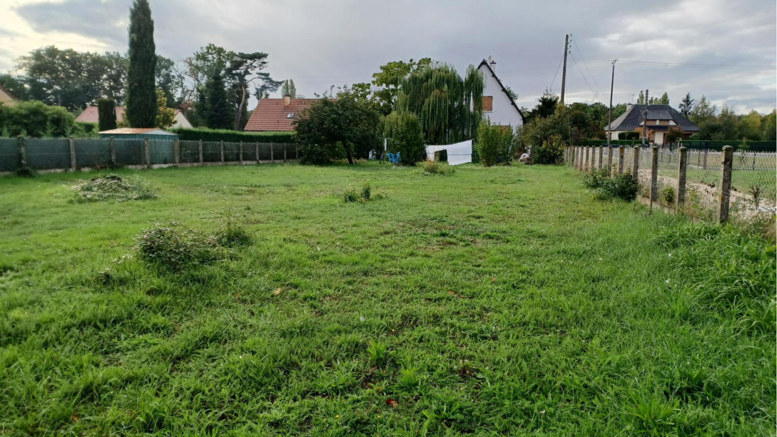 Terrain constructible de 1000m2 à Fréville-du-Gâtinais