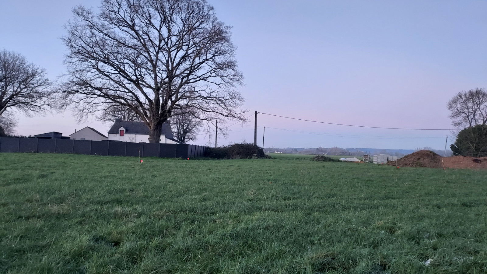 Terrain constructible de 171m2 à La Chapelle-des-Marais