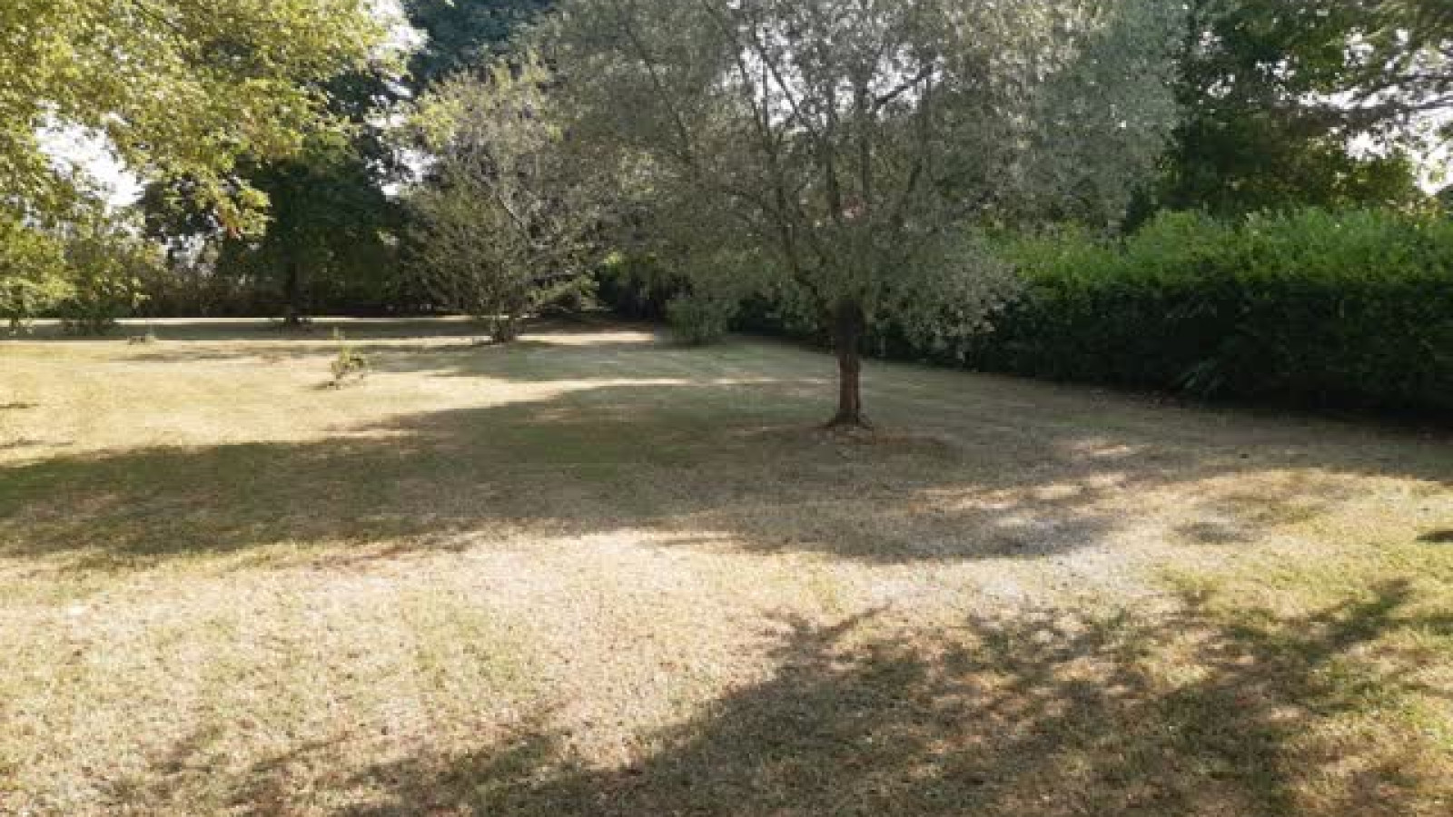 Terrain constructible de 480m2 à Saint-Selve