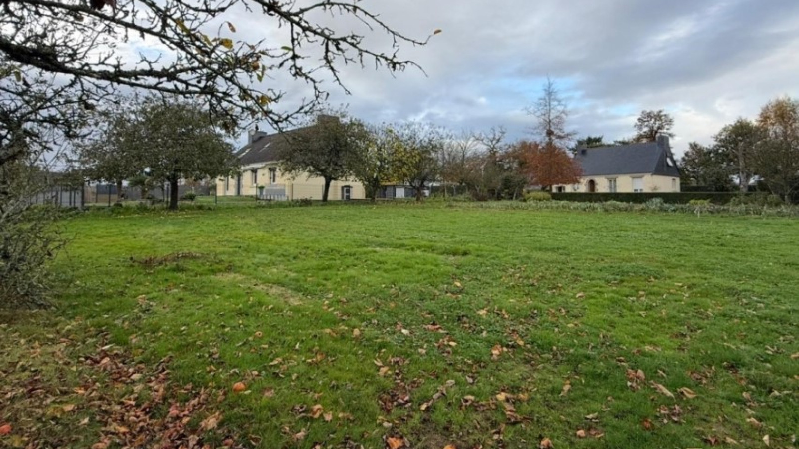 Terrain constructible de 700m2 à Molac