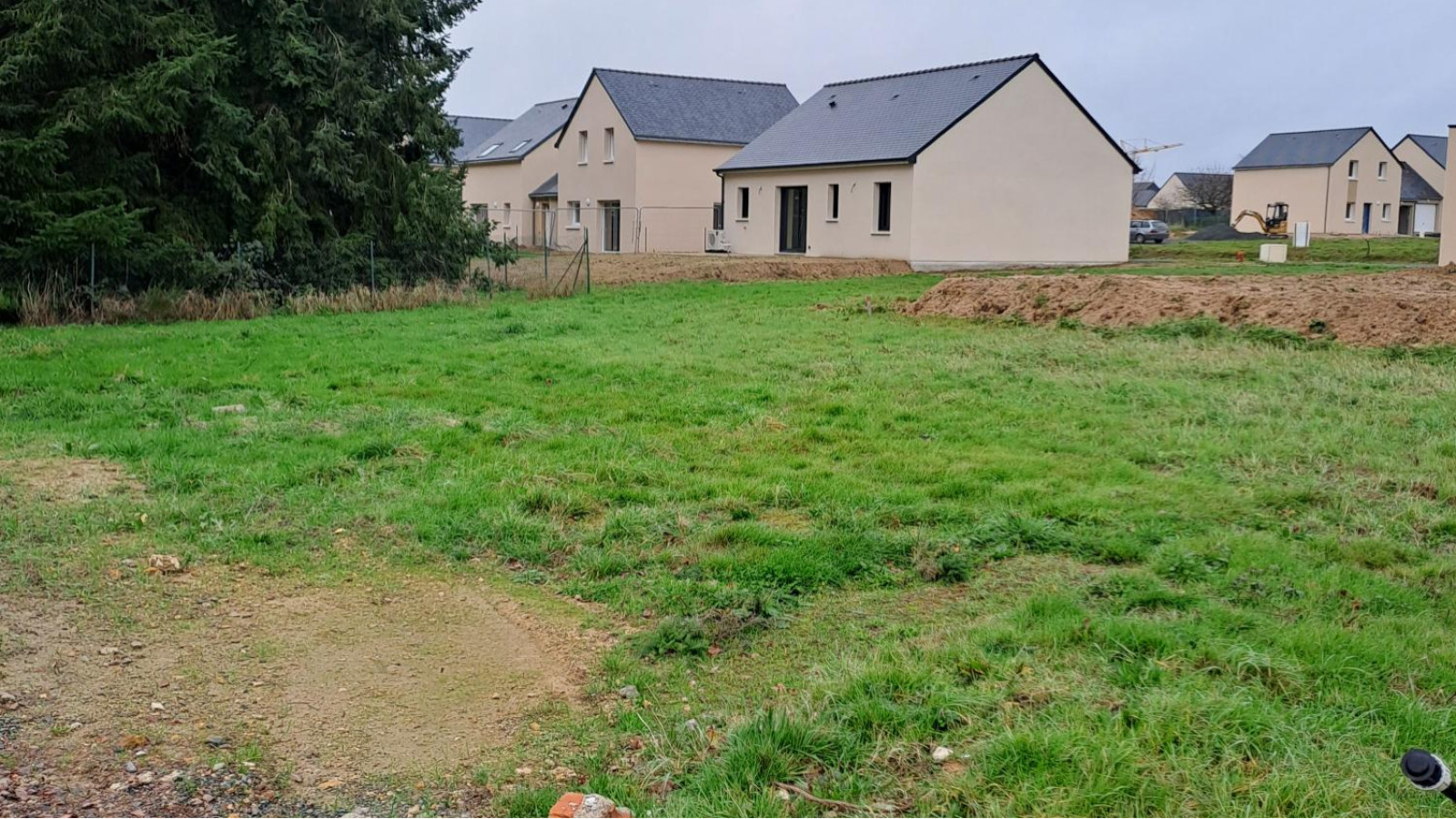 Terrain constructible de 440m2 à Candé