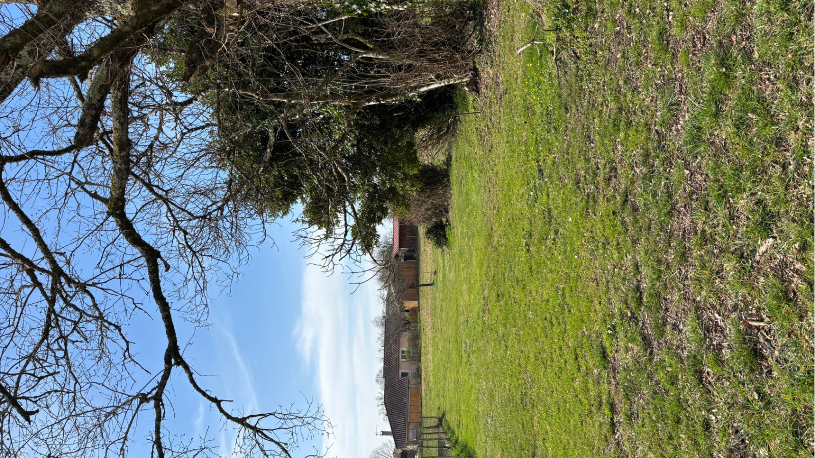 Terrain constructible de 800m2 à Créon