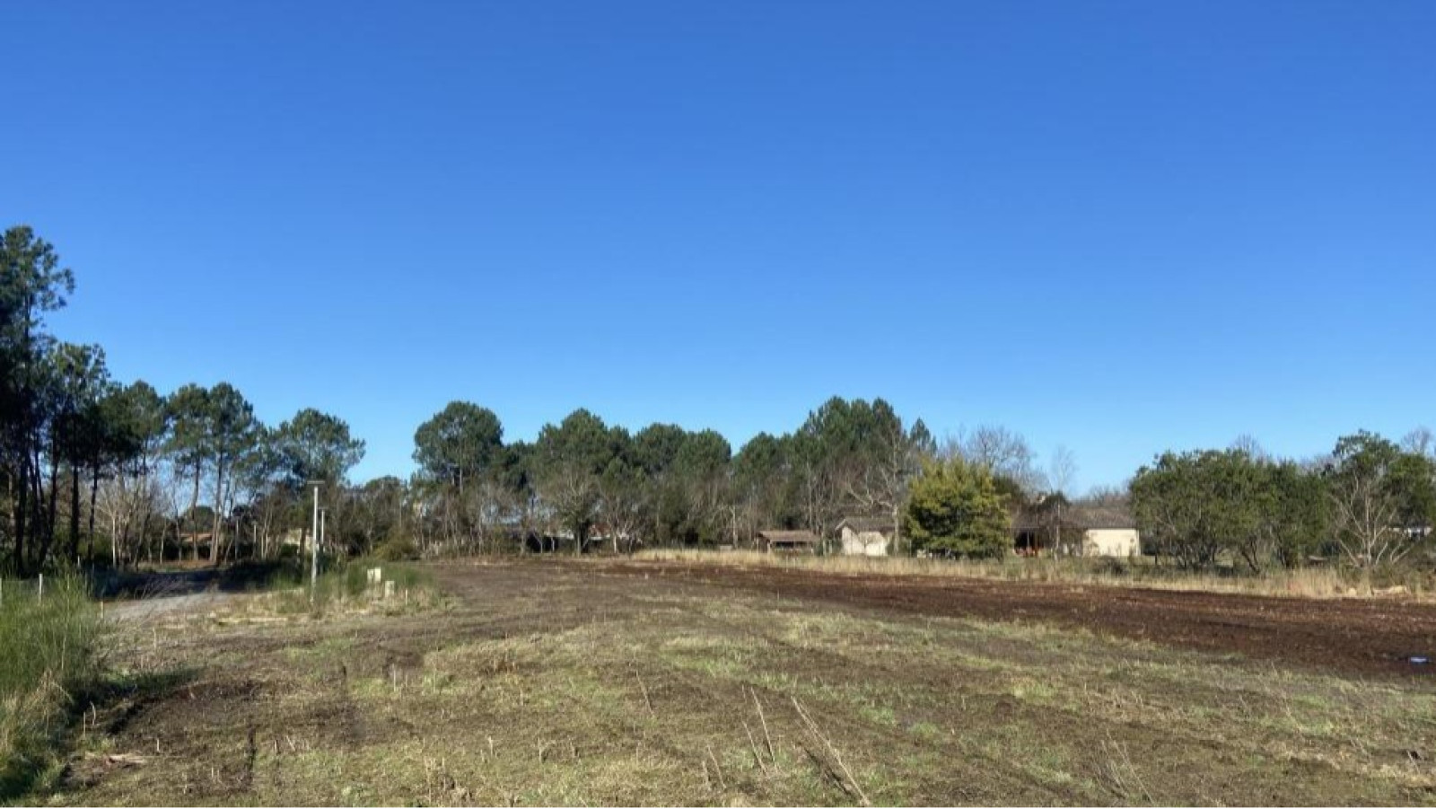 Terrain constructible de 980m2 à Le Teich