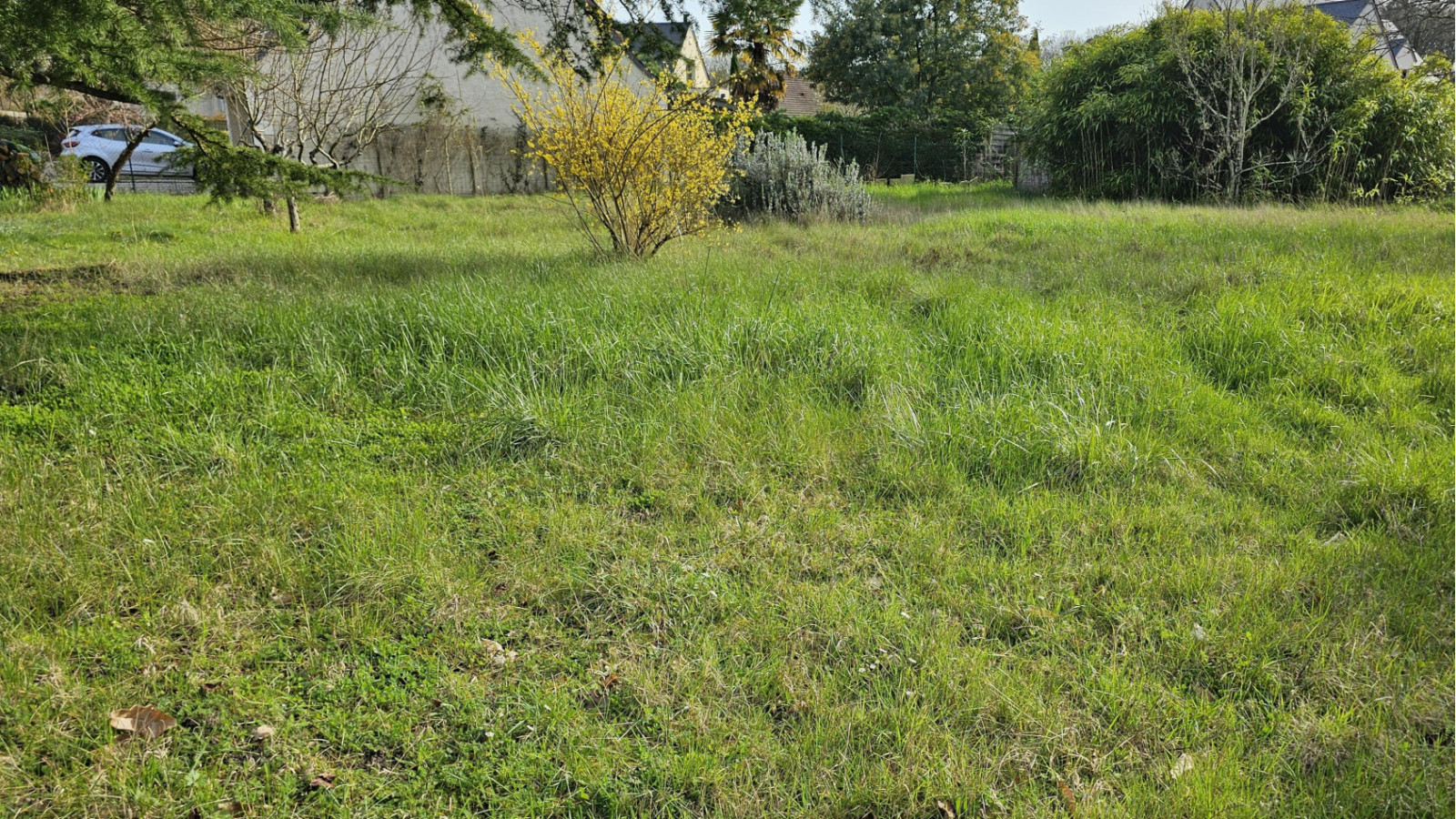 Terrain constructible de 1066m2 à Loches