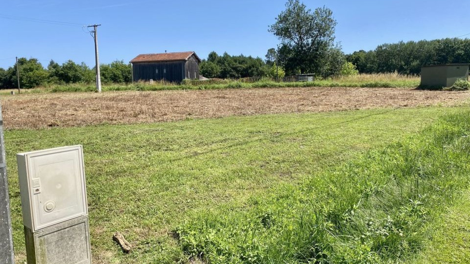 Terrain constructible de 1100m2 à Lagorce