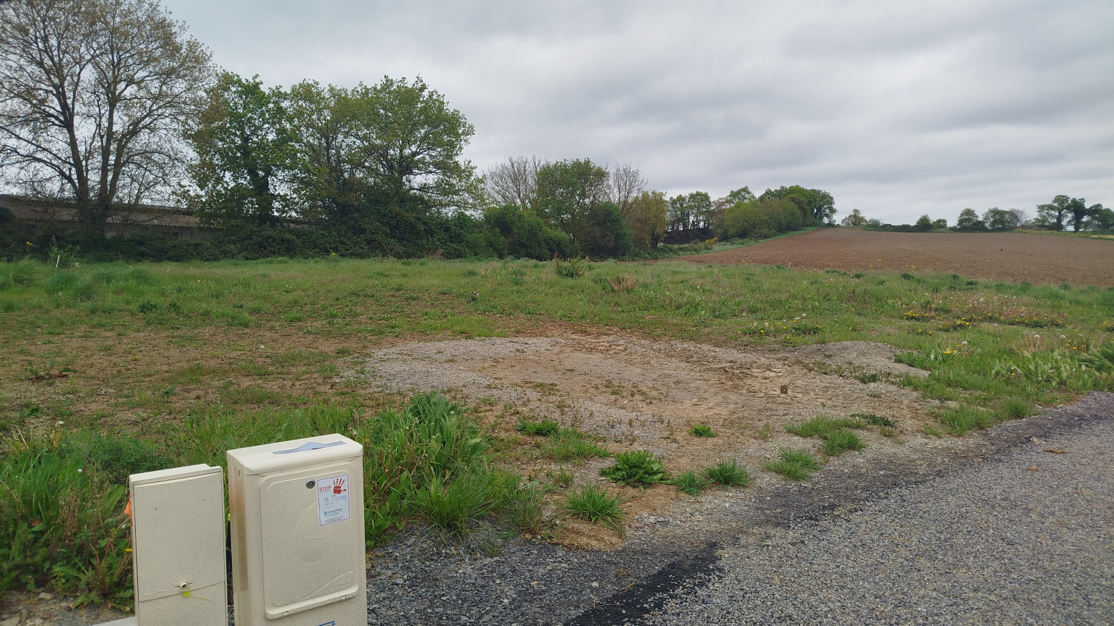 Terrain constructible de 558m2 à Dingé