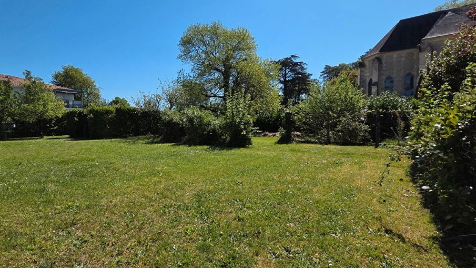 Terrain constructible de 821m2 à Marcheprime