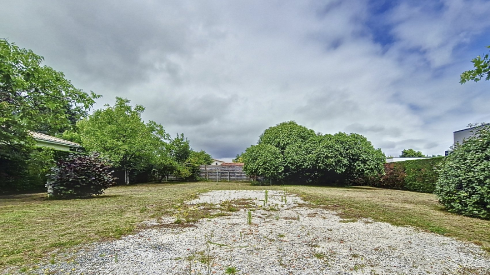 Terrain constructible de 652m2 à Gradignan