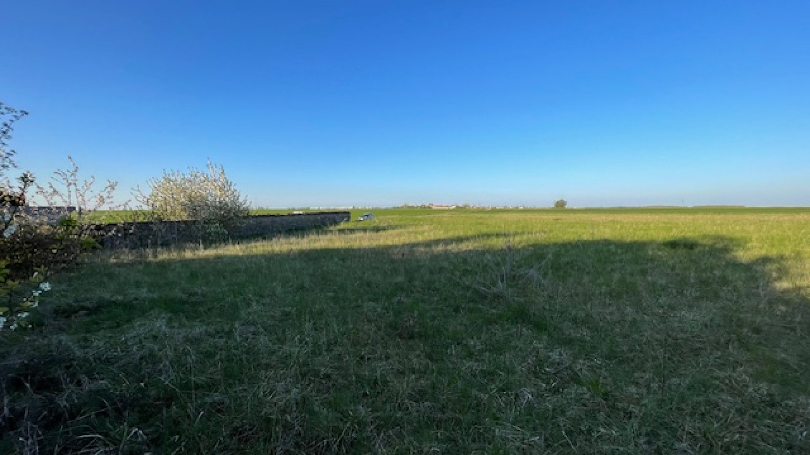 Terrain constructible de 851m2 à Ramoulu