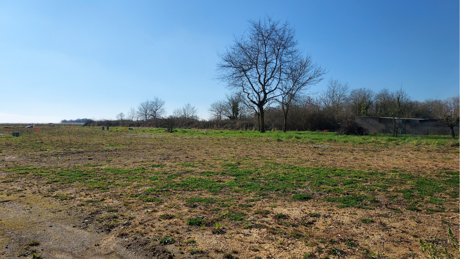 Terrain constructible de 419m2 à Le Bignon