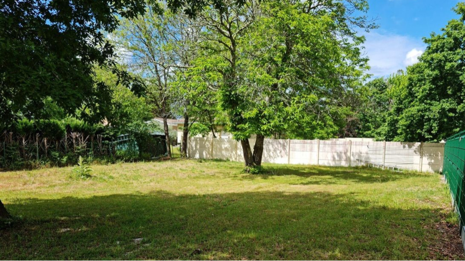 Terrain constructible de 650m2 à Parempuyre