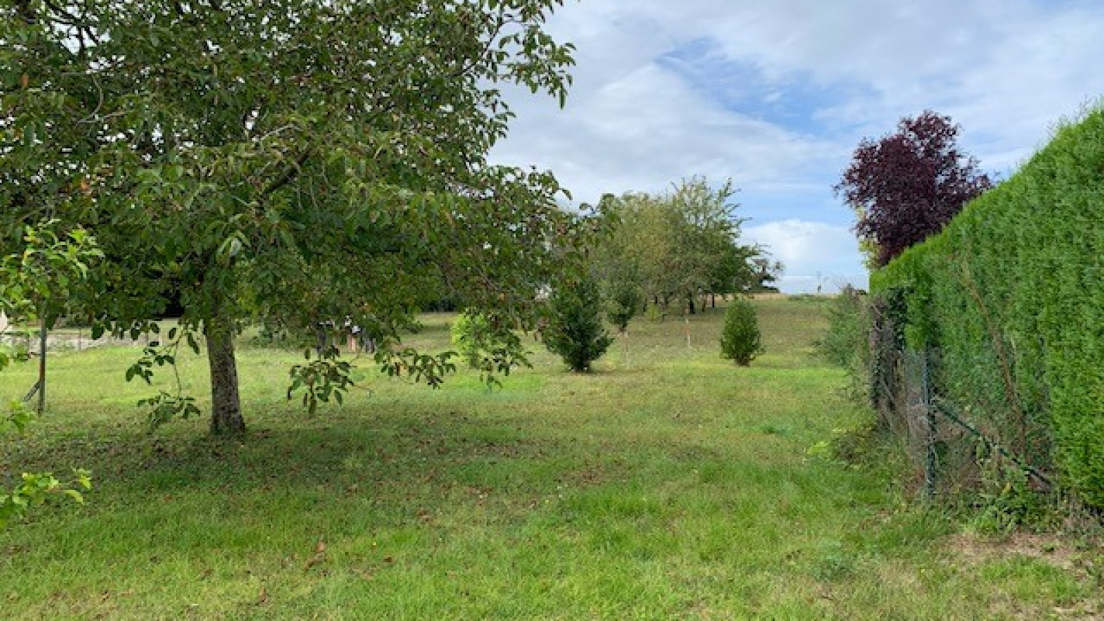 Terrain constructible de 435m2 à Notre-Dame-d'Oé