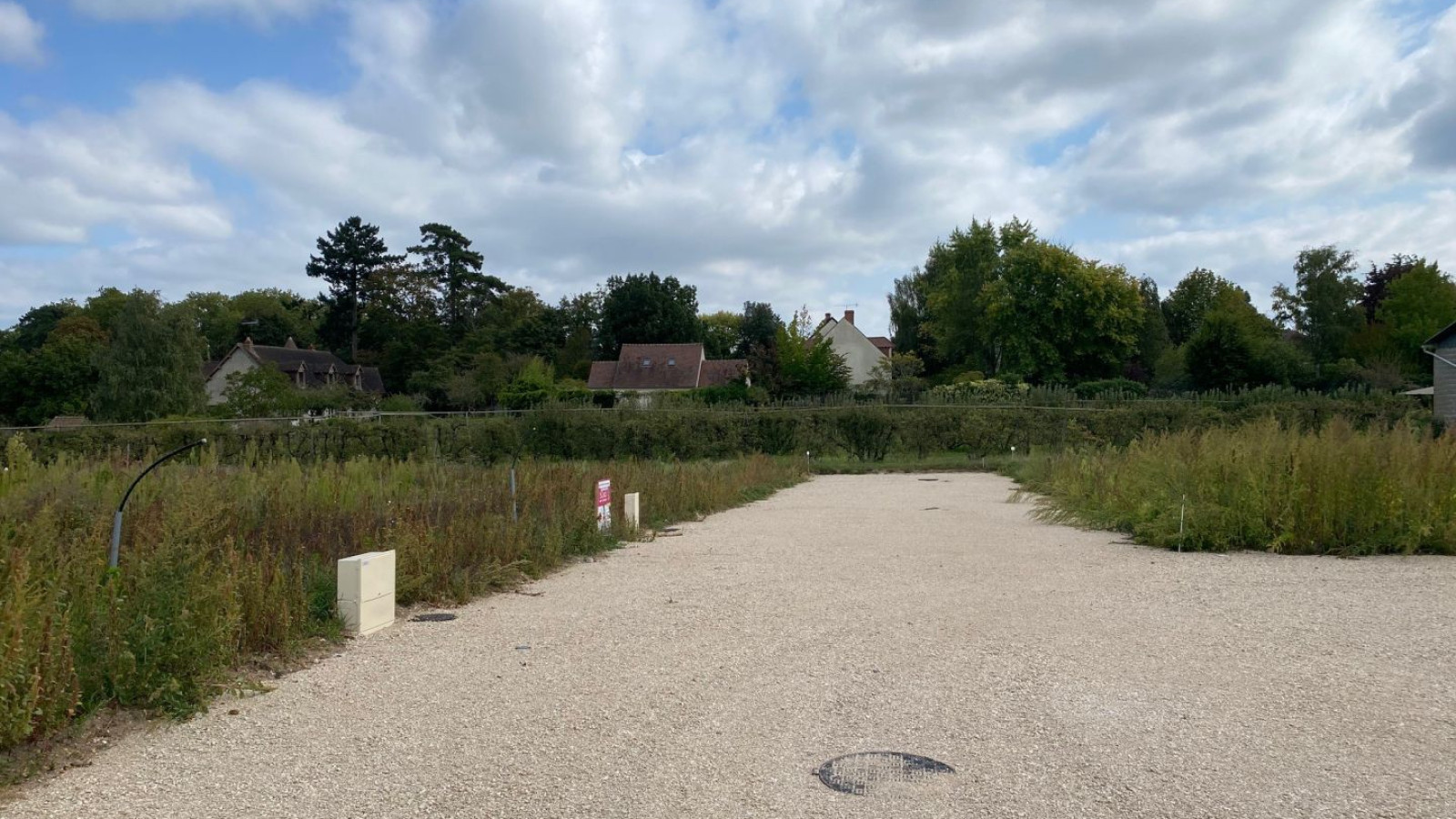 Terrain constructible de 592m2 à Olivet