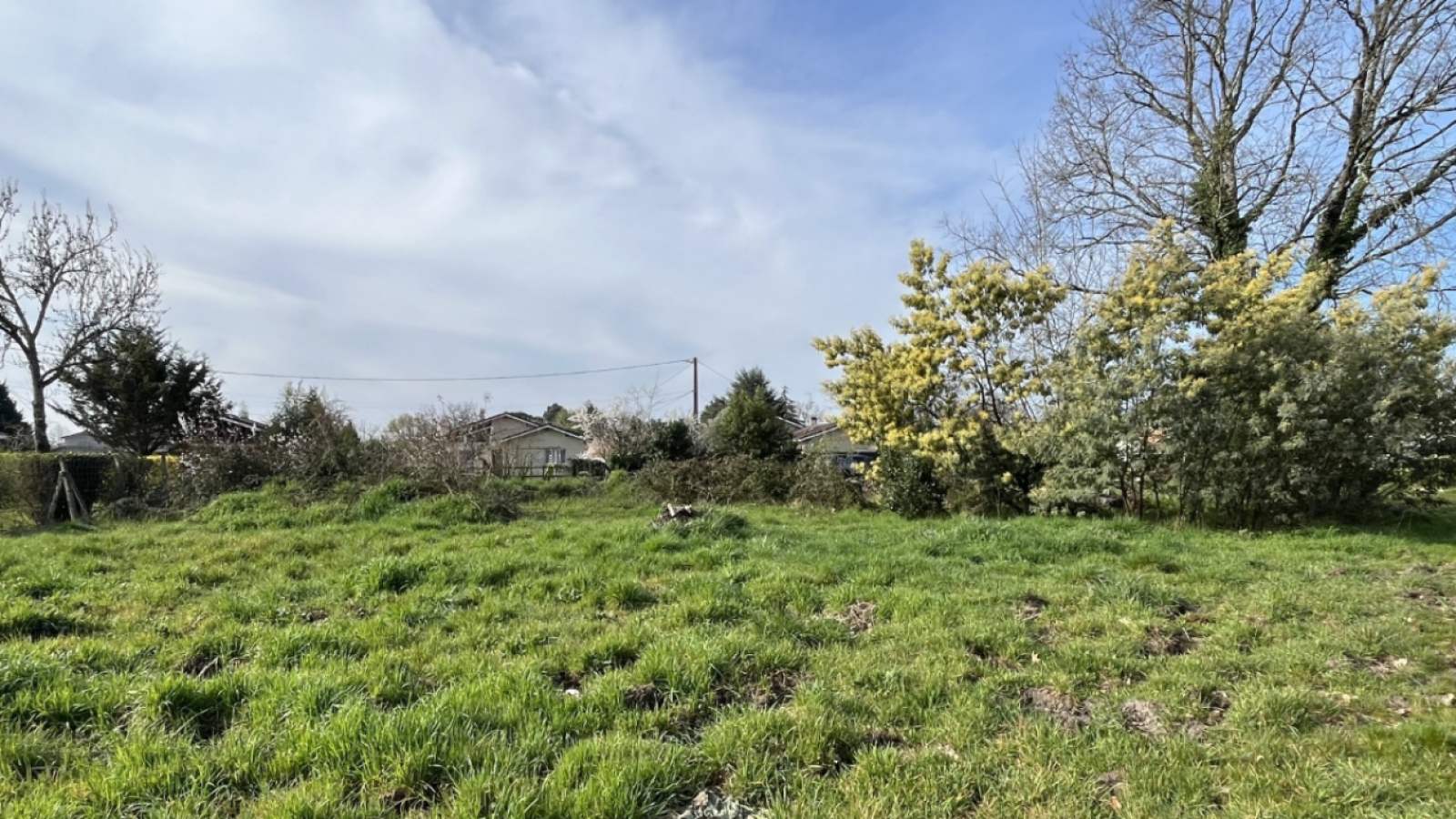 Terrain constructible de 1121m2 à Saint-Aubin-de-Médoc