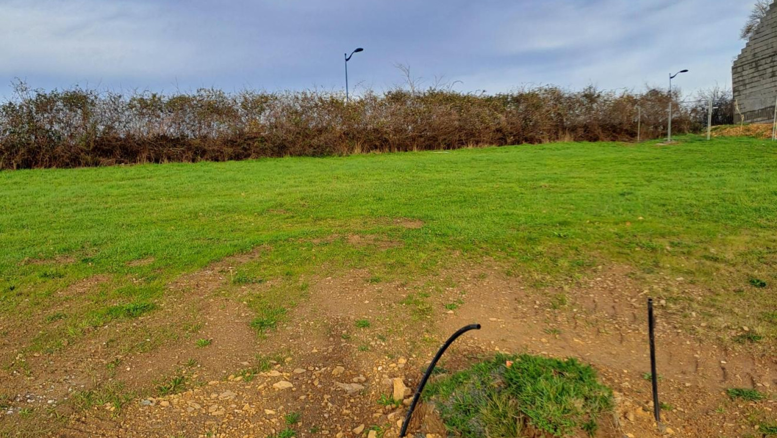 Terrain constructible de 422m2 à Val d'Erdre-Auxence