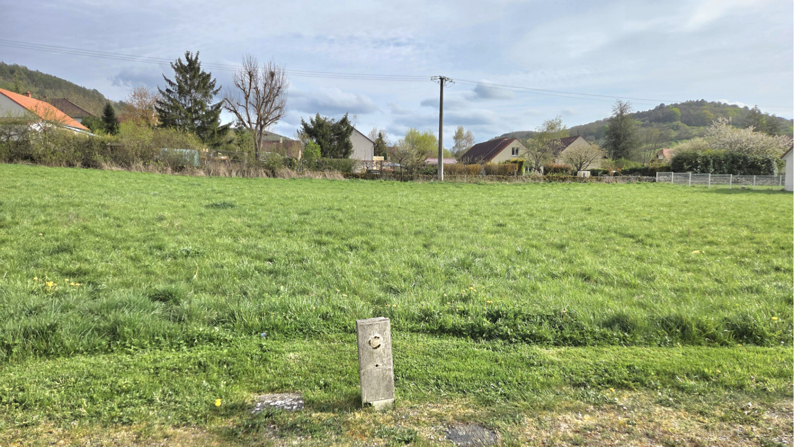 Terrain constructible de 1500m2 à Bligny-sur-Ouche