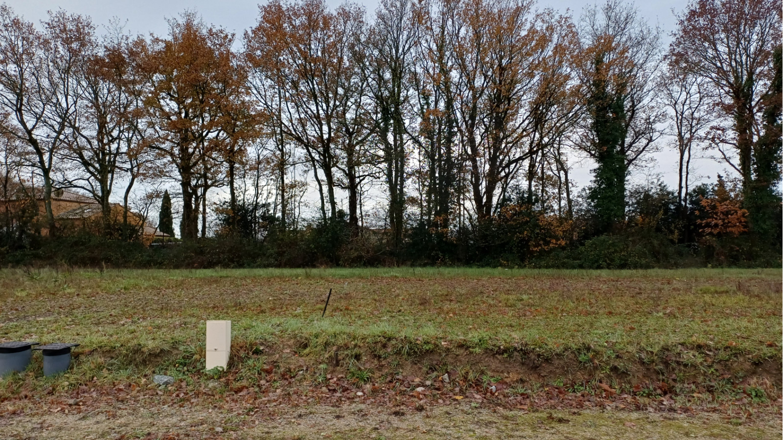 Terrain constructible de 468m2 à Beaulieu-sous-la-Roche