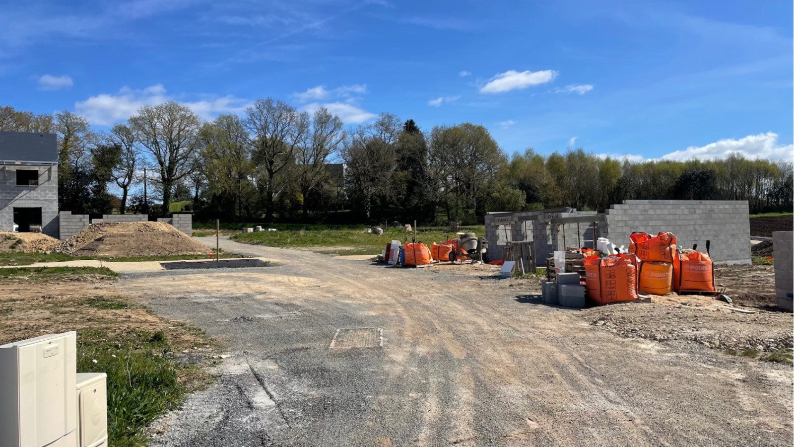 Terrain constructible de 325m2 à Moëlan-sur-Mer