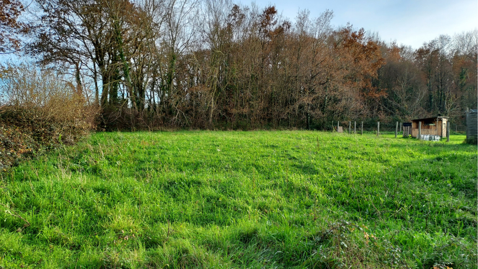 Terrain constructible de 840m2 à Saint-Colomban