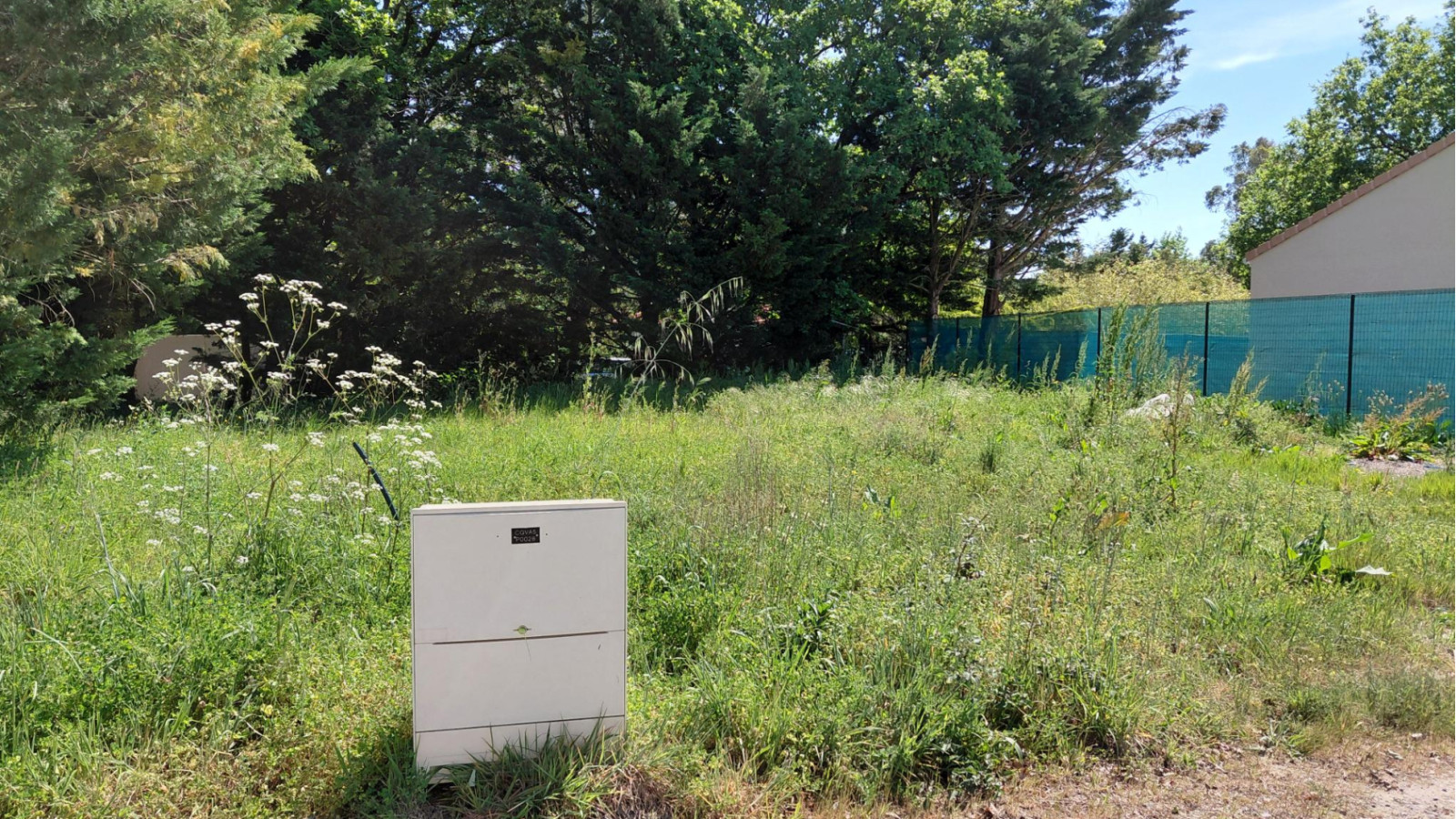 Terrain constructible de 401m2 à Apremont