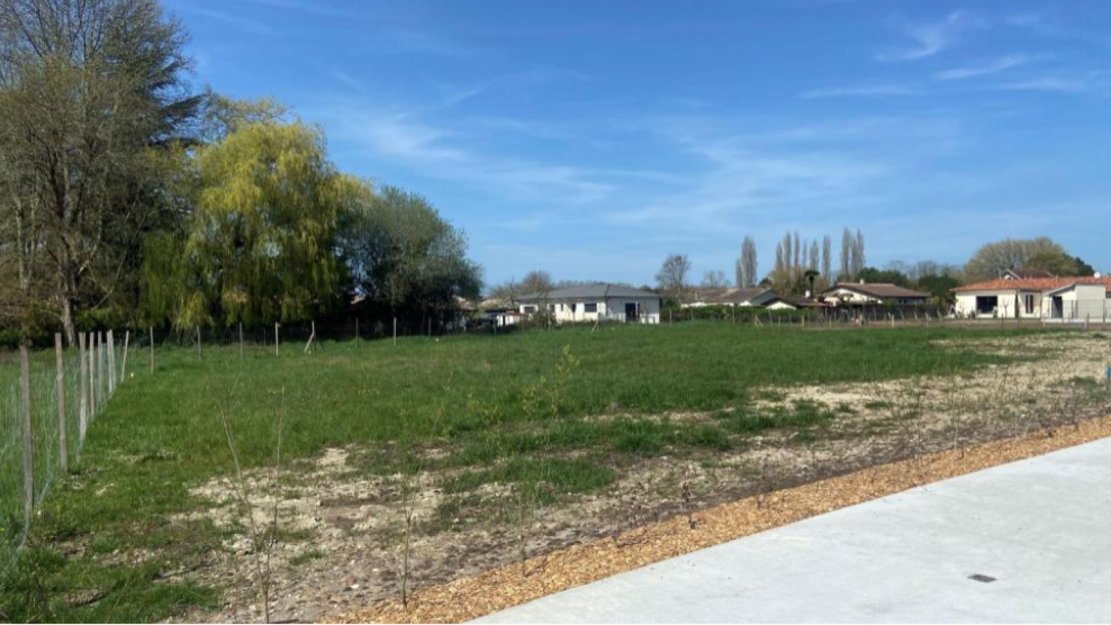 Terrain constructible de 671m2 à Saint-Laurent-Médoc