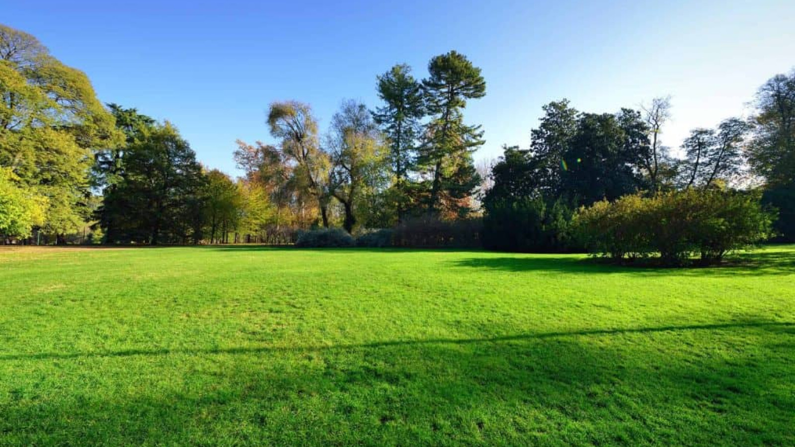 Terrain constructible de 1080m2 à Brandérion