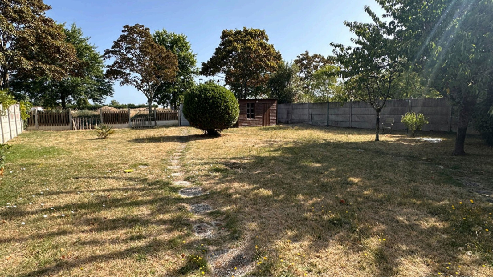 Terrain constructible de 400m2 à Les Ponts-de-Cé