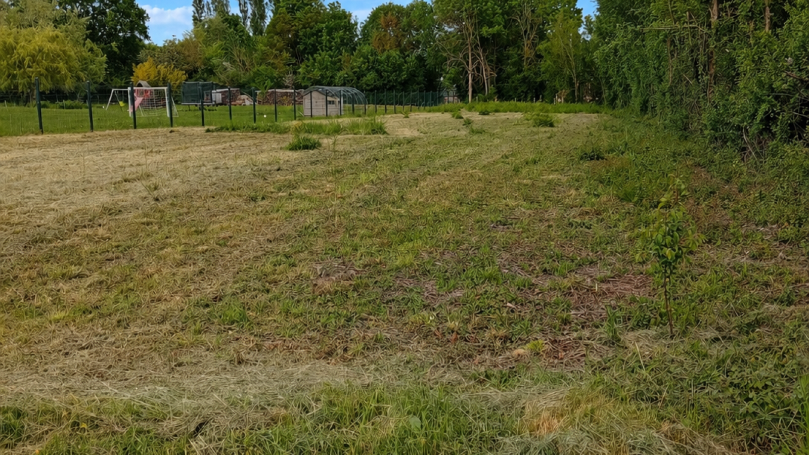 Terrain constructible de 582m2 à Escamps