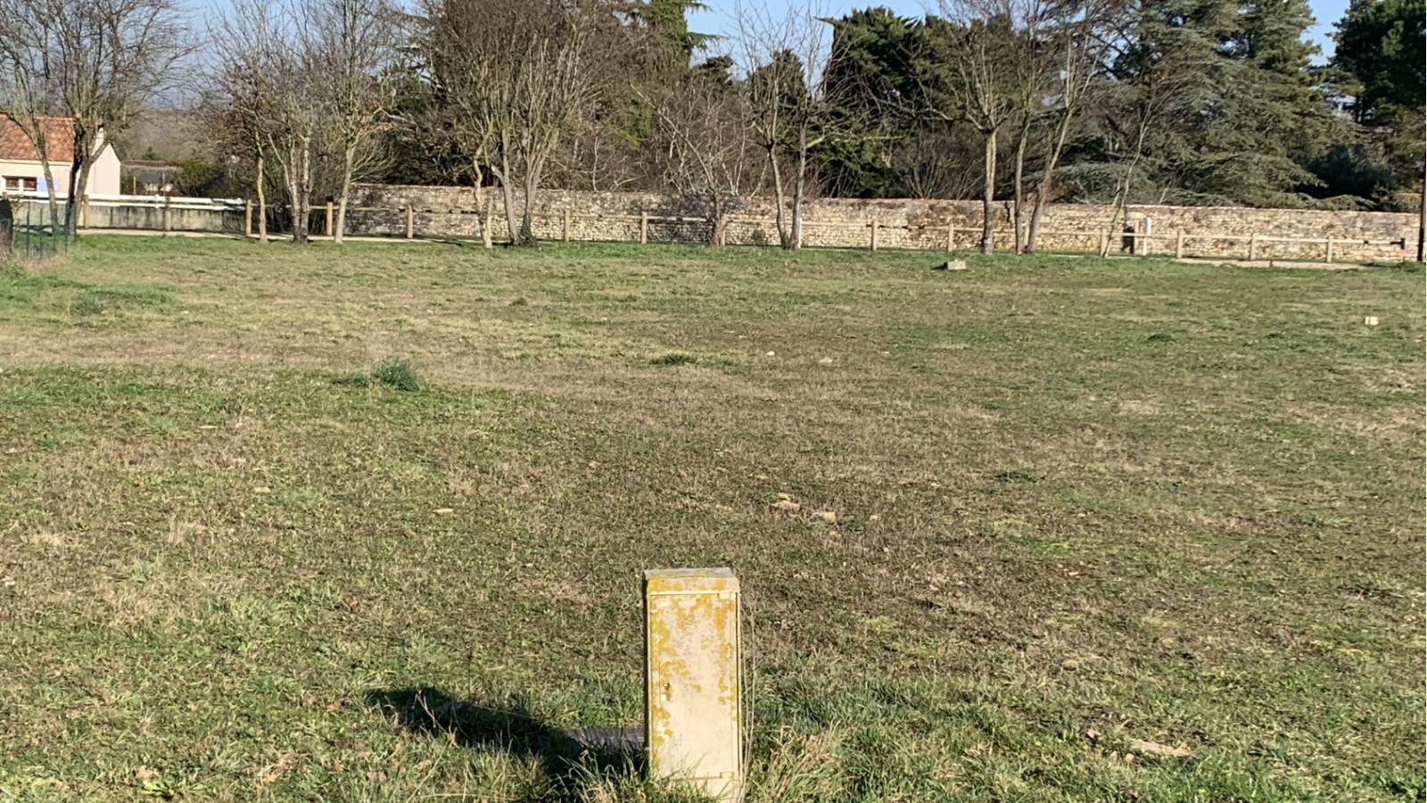 Terrain constructible de 414m2 à Commequiers